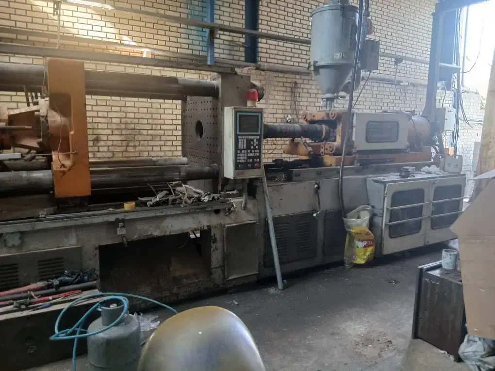 فروش تعدادی دستگاه تزریق پلاستیک|ماشین‌آلات صنعتی|اصفهان, شهرک صنعتی جی|دیوار