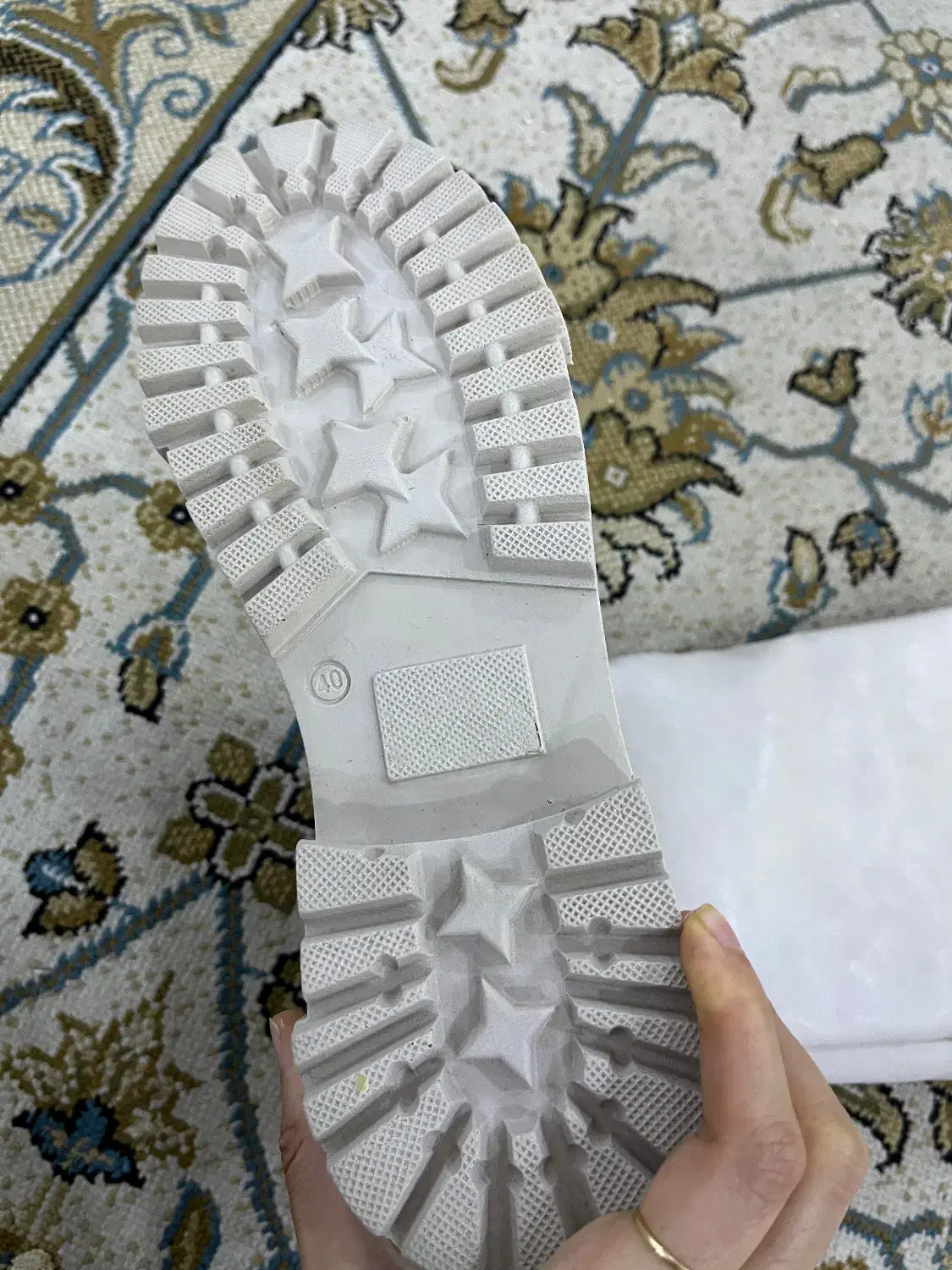 بوت / چکمه زارا|کیف، کفش، کمربند|لاهیجان, قیام|دیوار