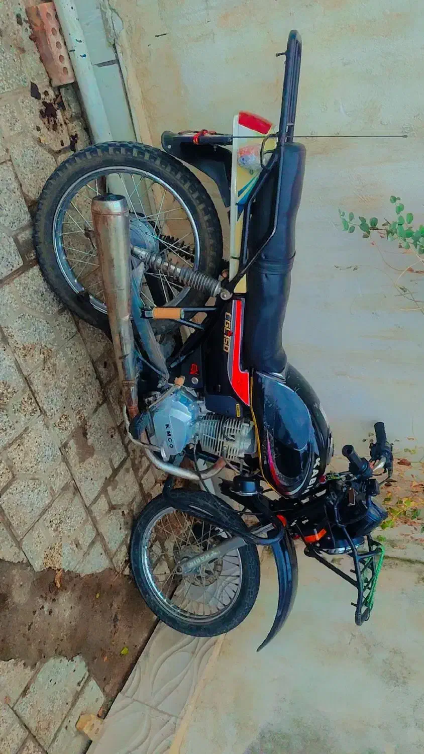 کویر شکاری|موتورسیکلت|گالیکش, |دیوار