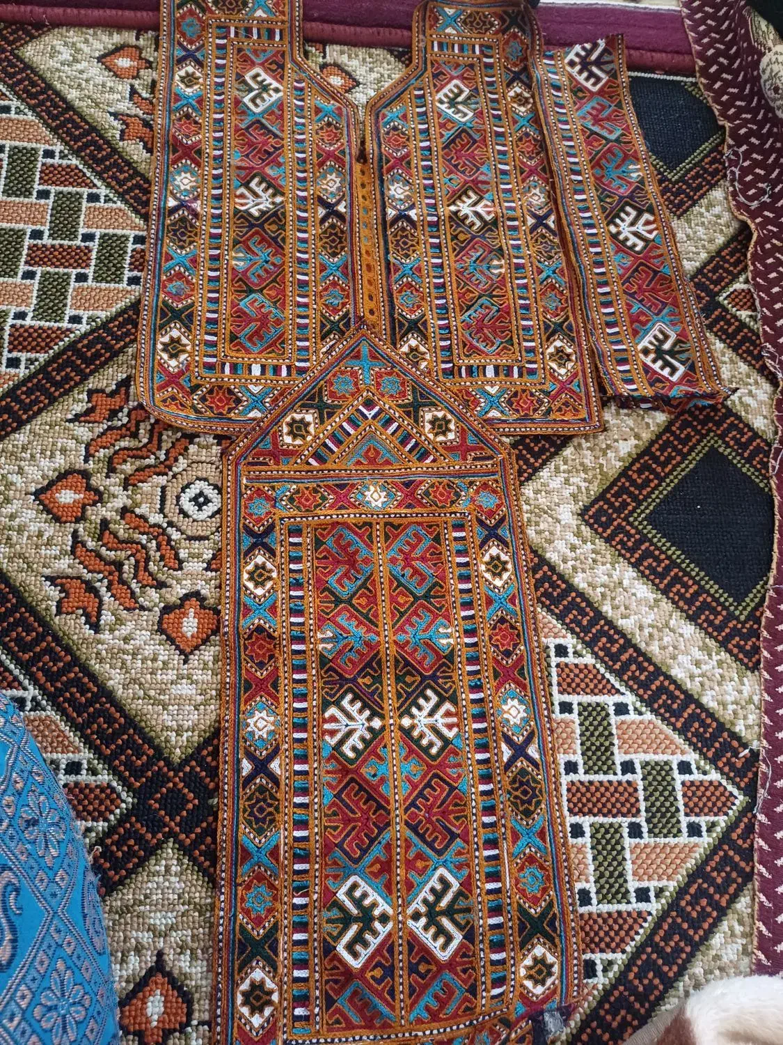 زی آستین|لباس|زهک, |دیوار