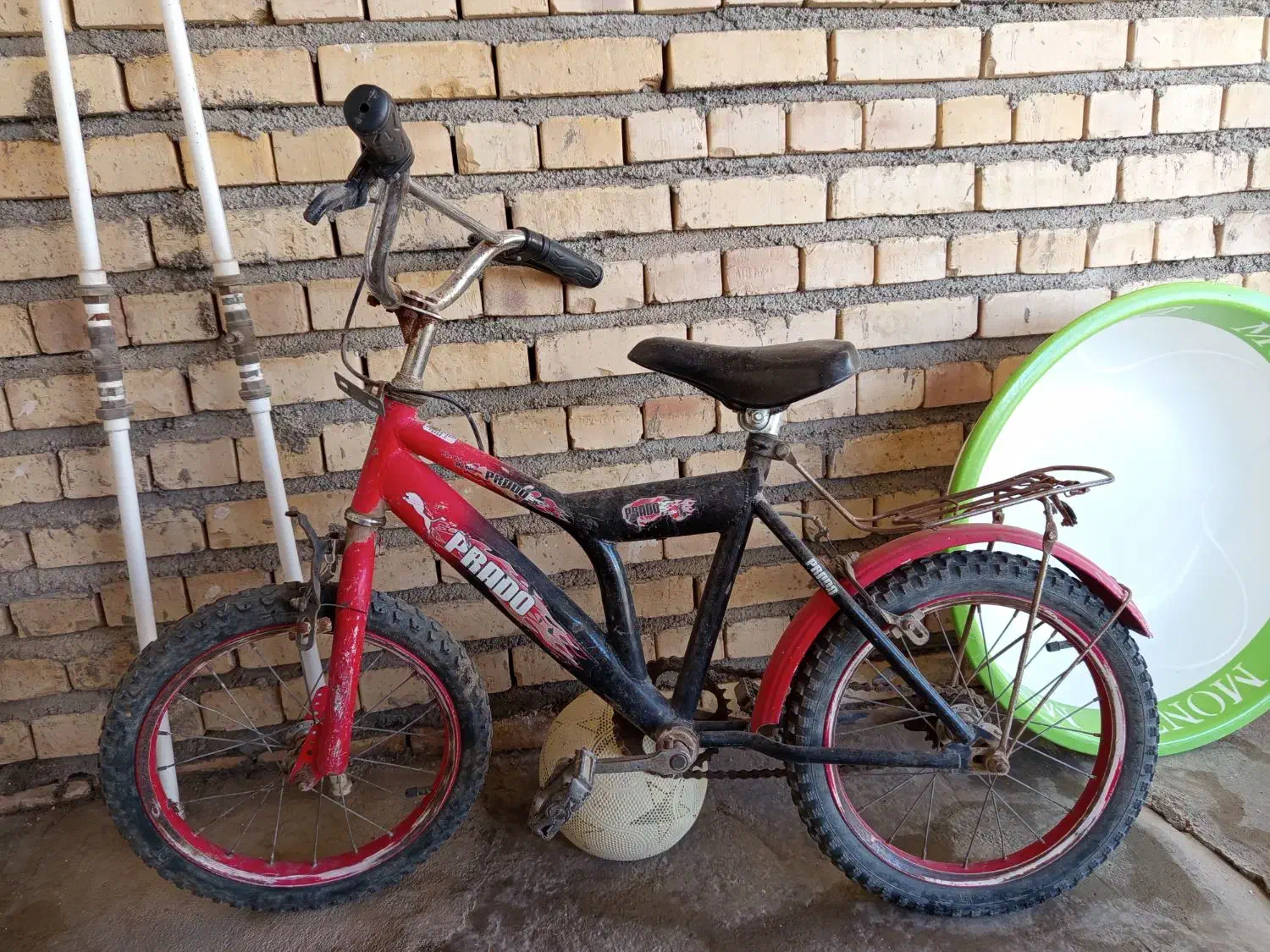 دوچرخه|دوچرخه، اسکیت، اسکوتر|کلاله, |دیوار