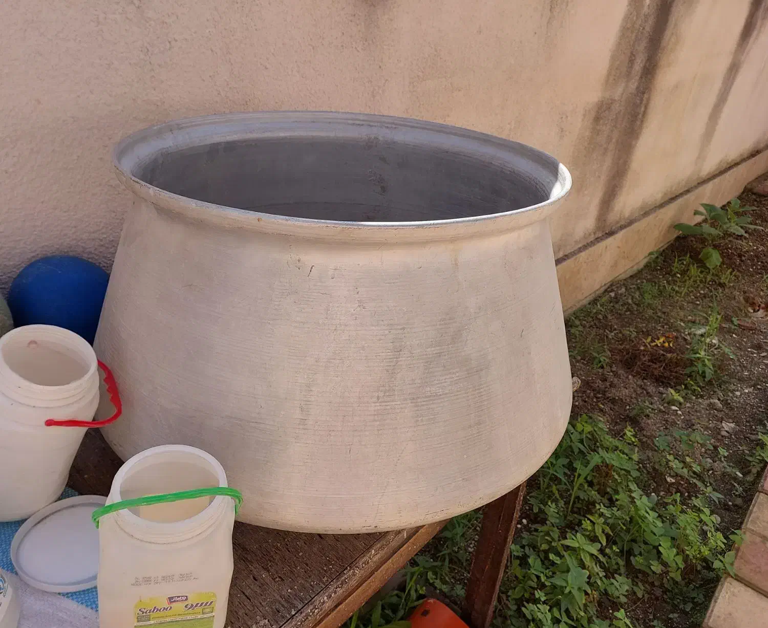 دیگ نذری روحی|ظروف پخت‌وپز|آستارا, |دیوار