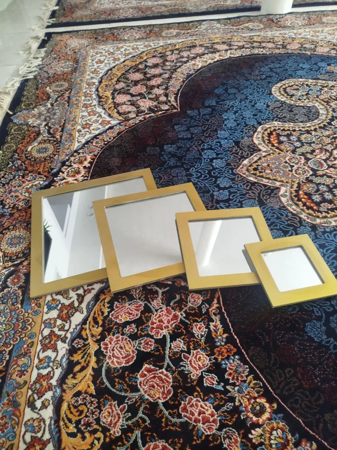 آینه|آینه|مشهد, پنجتن|دیوار