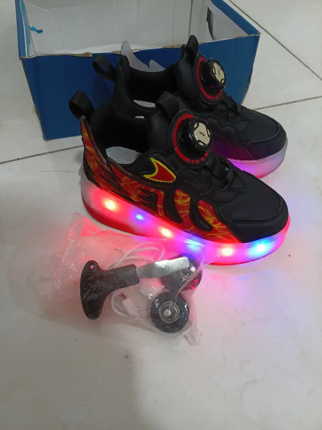 کتونی اسکیت|کیف، کفش، کمربند|پاکدشت, پاکدشت (مامازند)|دیوار