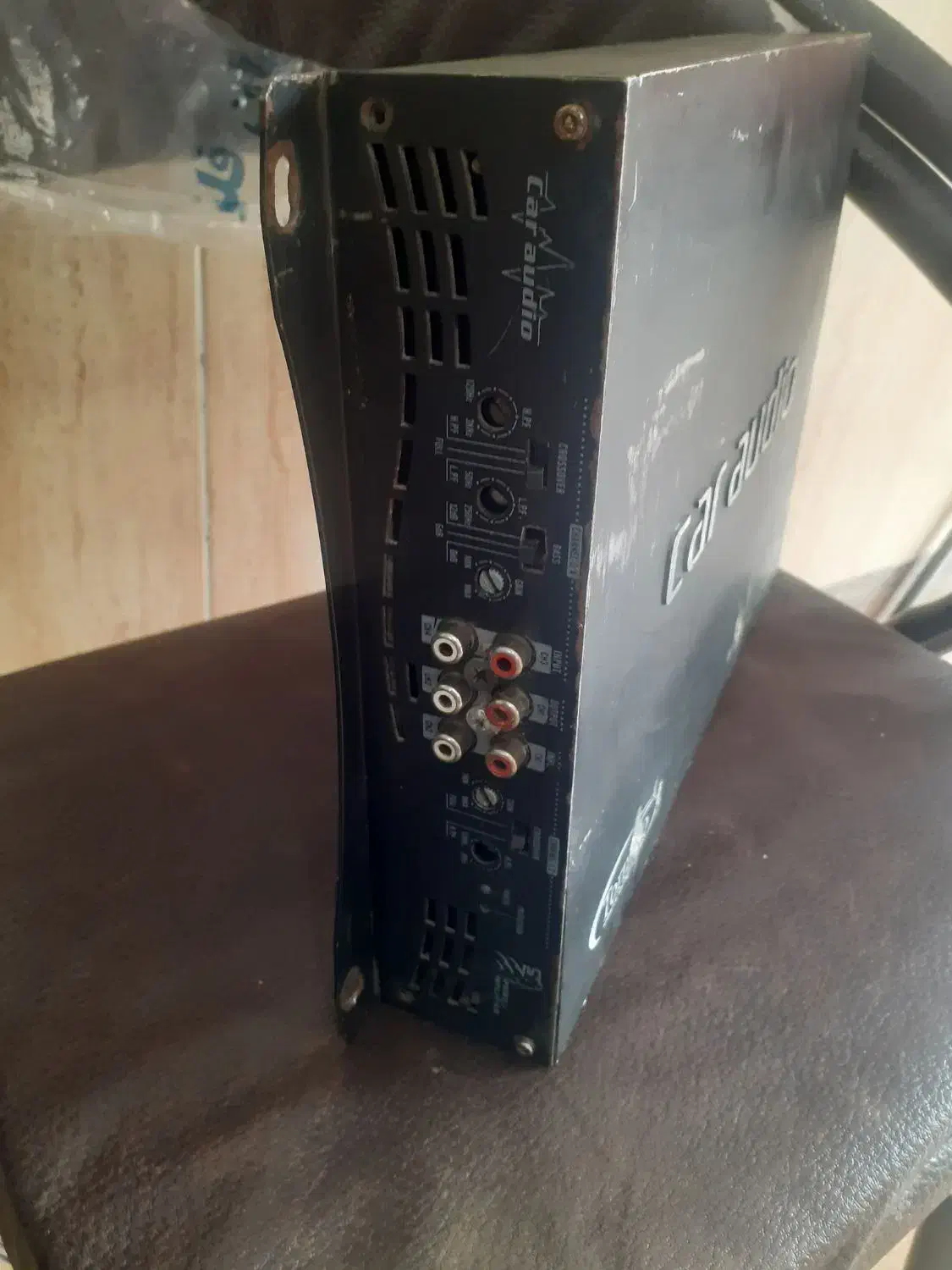 یک عدد  امپلی  قوی|صوتی و تصویری|گرمی, |دیوار