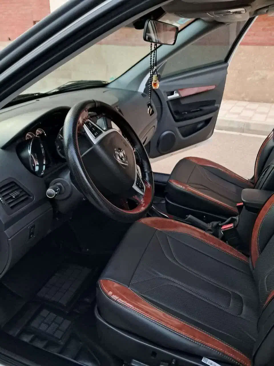 دنا پلاس اتوماتیک توربو 1402سفید کم کارکرد|خودرو سواری و وانت|قم, پردیسان|دیوار