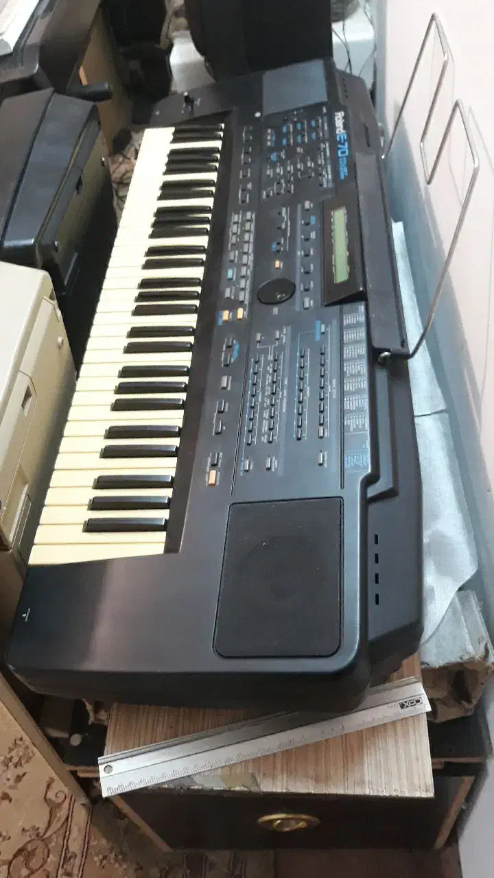 ارگ رولند ROLAND|پیانو، کیبورد، آکاردئون|لاهیجان, بازکیاگوراب|دیوار