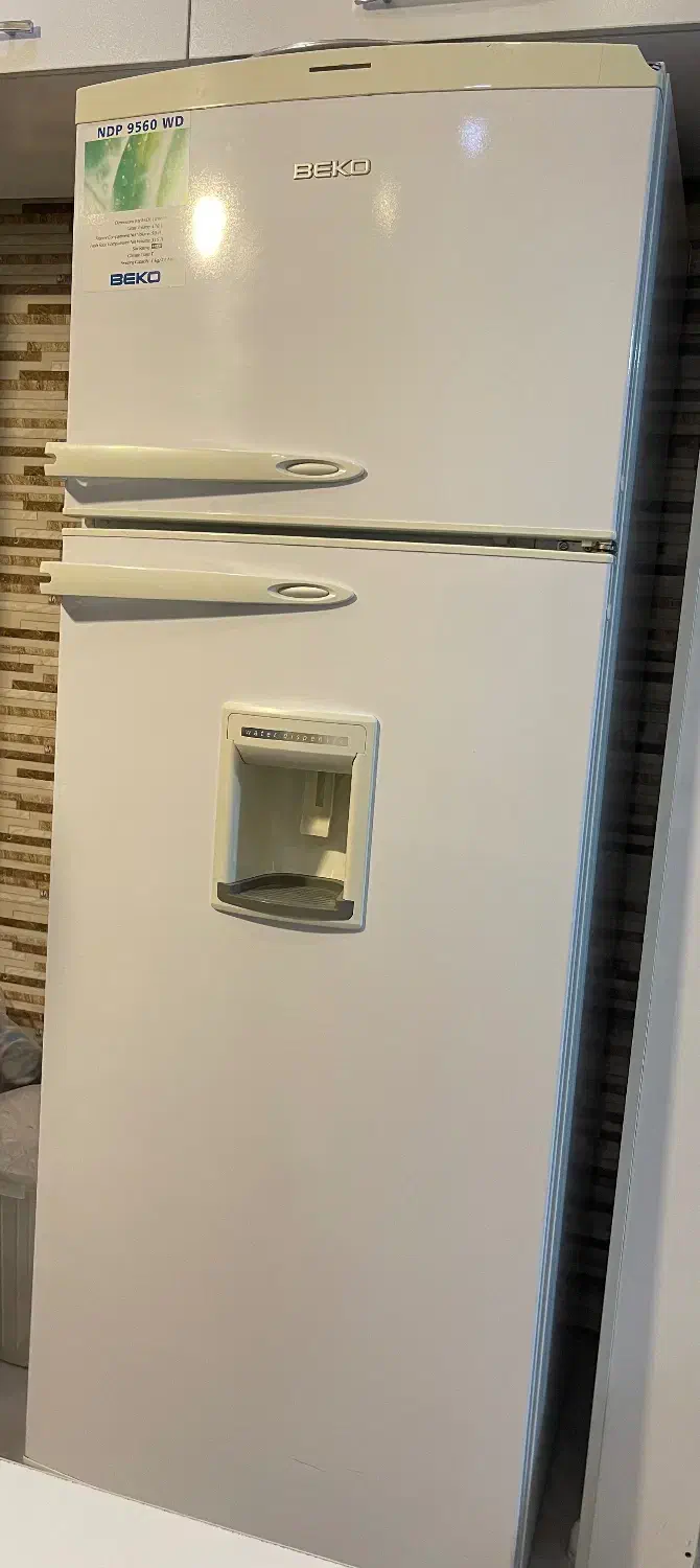 و یخچال و فریزر لوسترو میز آشپزخانه|مبلمان خانگی و میز عسلی|اراک, |دیوار