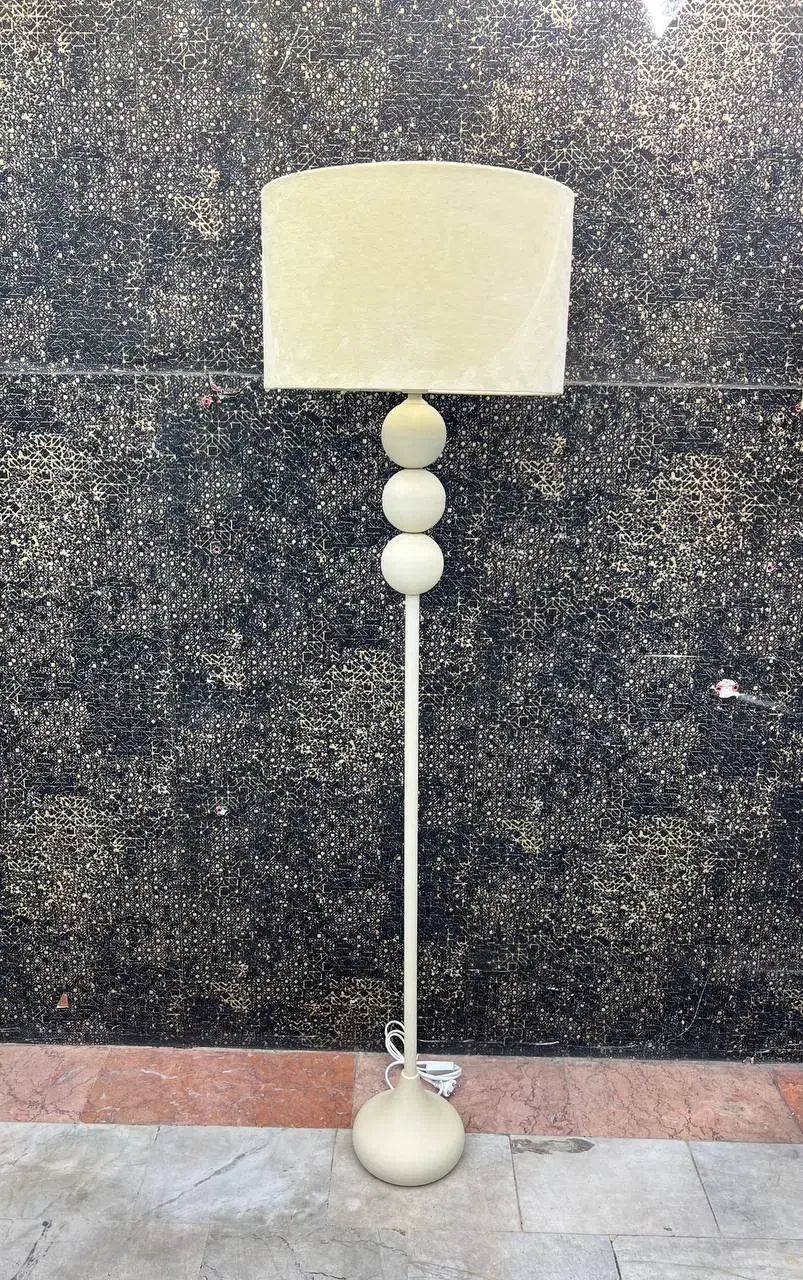 آباژور ایستاده فلزی با کلاهک مخمل|چراغ خواب و آباژور|تهران, اتابک|دیوار