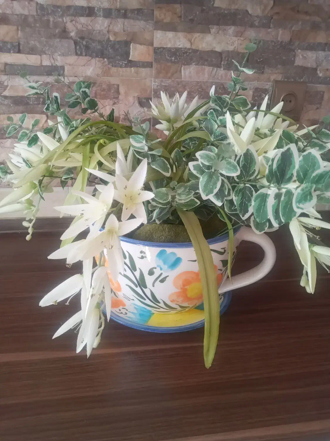 گلدون فنجونی|گل مصنوعی|ملایر, |دیوار