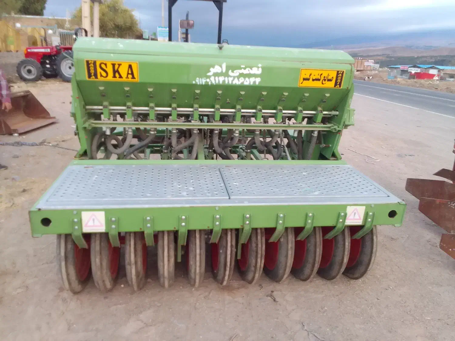 ردیفکار ردیف کار صنایع کشت گستر تریلی تریل چهارچرخ|خودرو سنگین|اهر, |دیوار