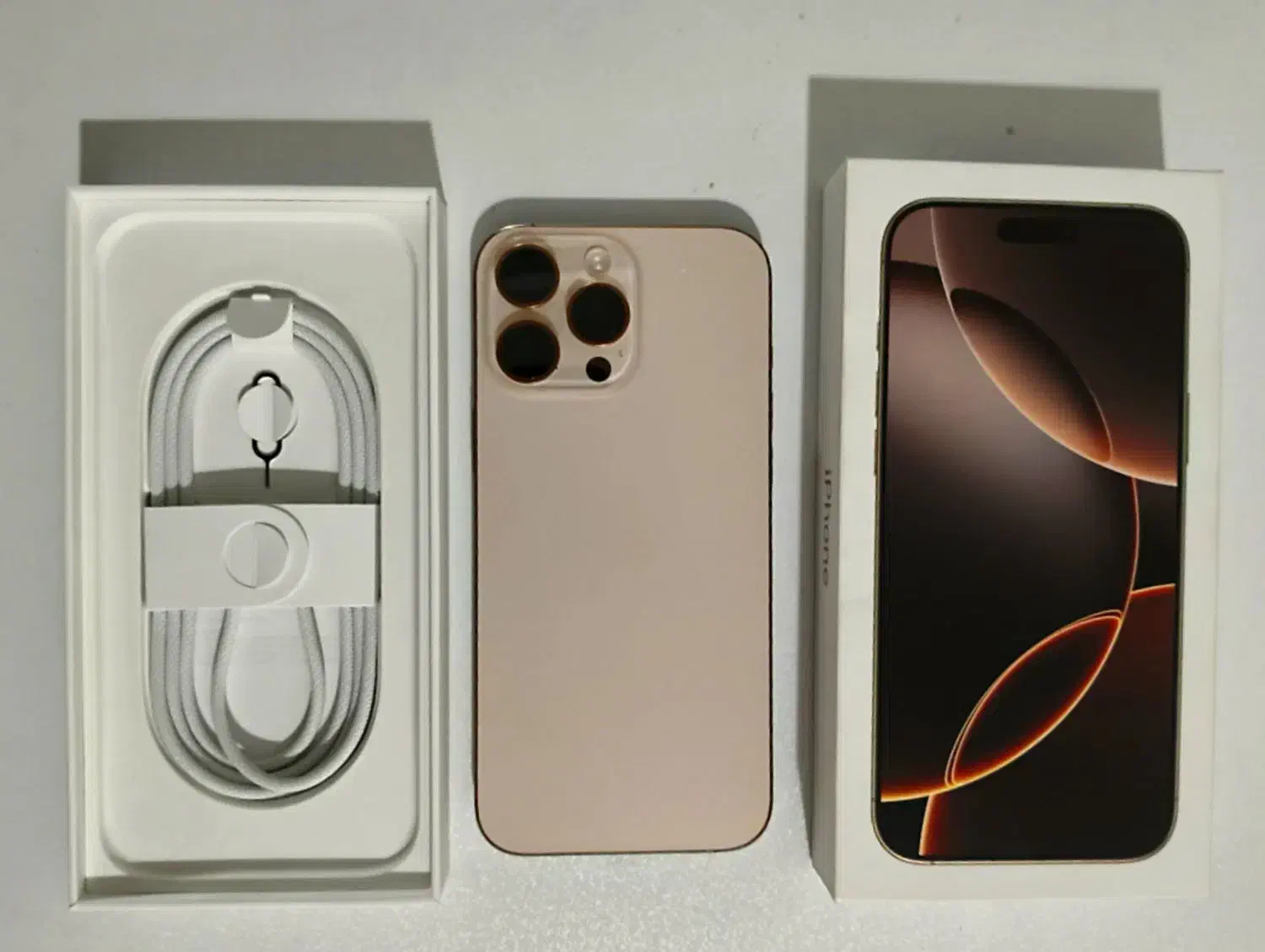 فروش آیفون ۱۶ پرو مکس در حد نو|موبایل|رشت, سعدی (تختی)|دیوار