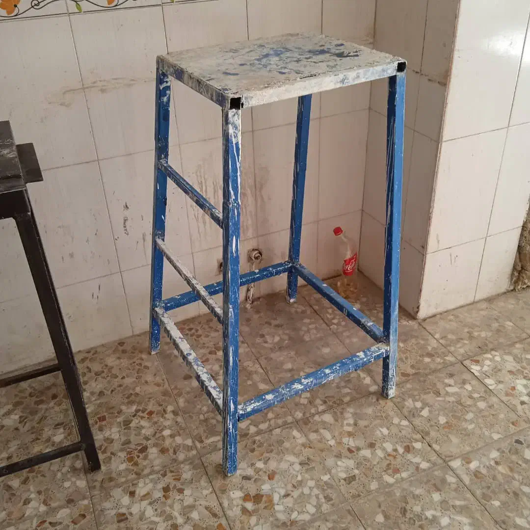 چهارپایه|صندلی و نیمکت|خرم‌آباد, |دیوار