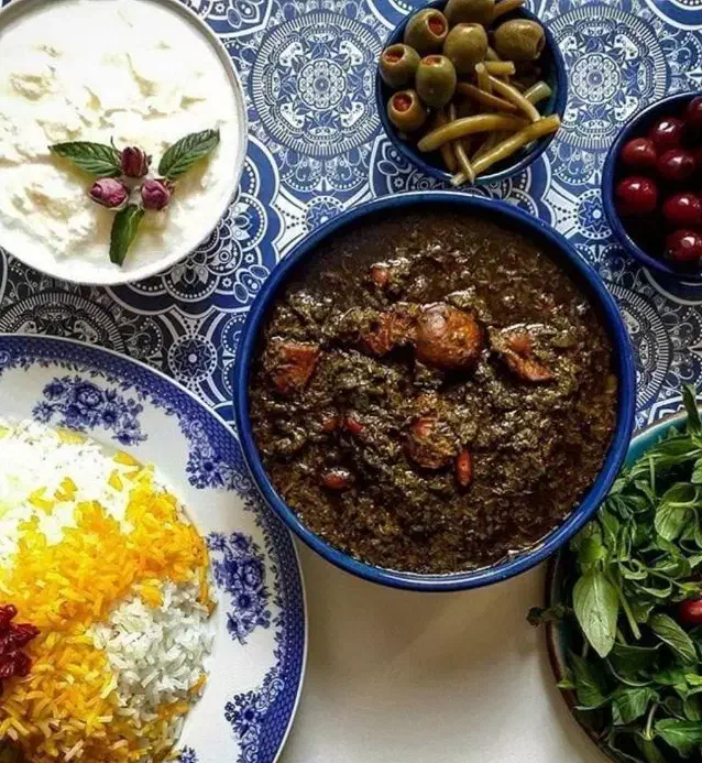 نیروی ماهر پخت مرغ بریان سالندار آشپز|استخدام خدمات فروشگاه و رستوران|ایلام, |دیوار