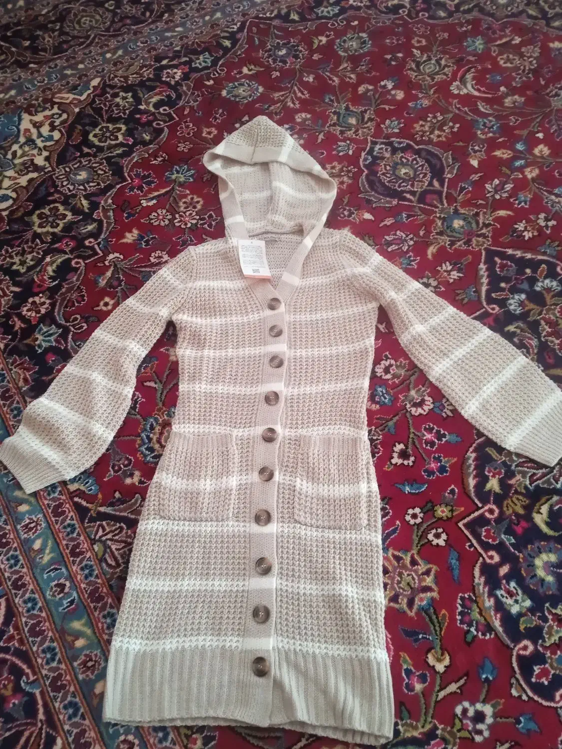 لباس دخترانه و زنانه|لباس|میانه, |دیوار