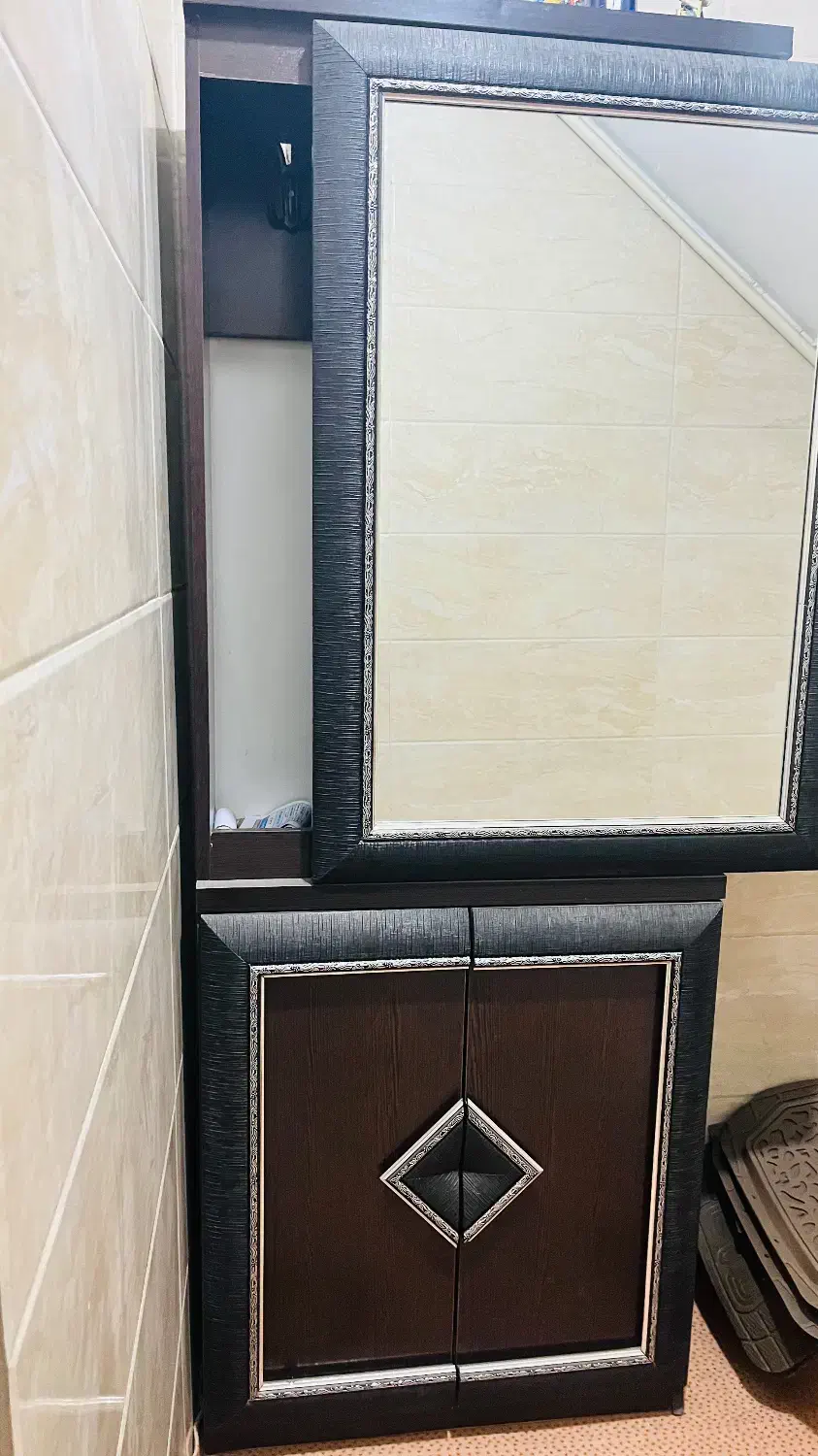 جاکفشی|جاکفشی، کمد، دراور|اسلام‌شهر, شهرک الهیه|دیوار