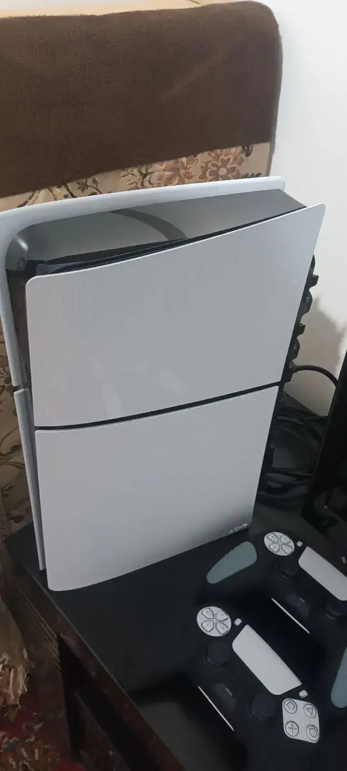 پی اس فایو|کنسول، بازی ویدئویی و آنلاین|پیشوا, |دیوار