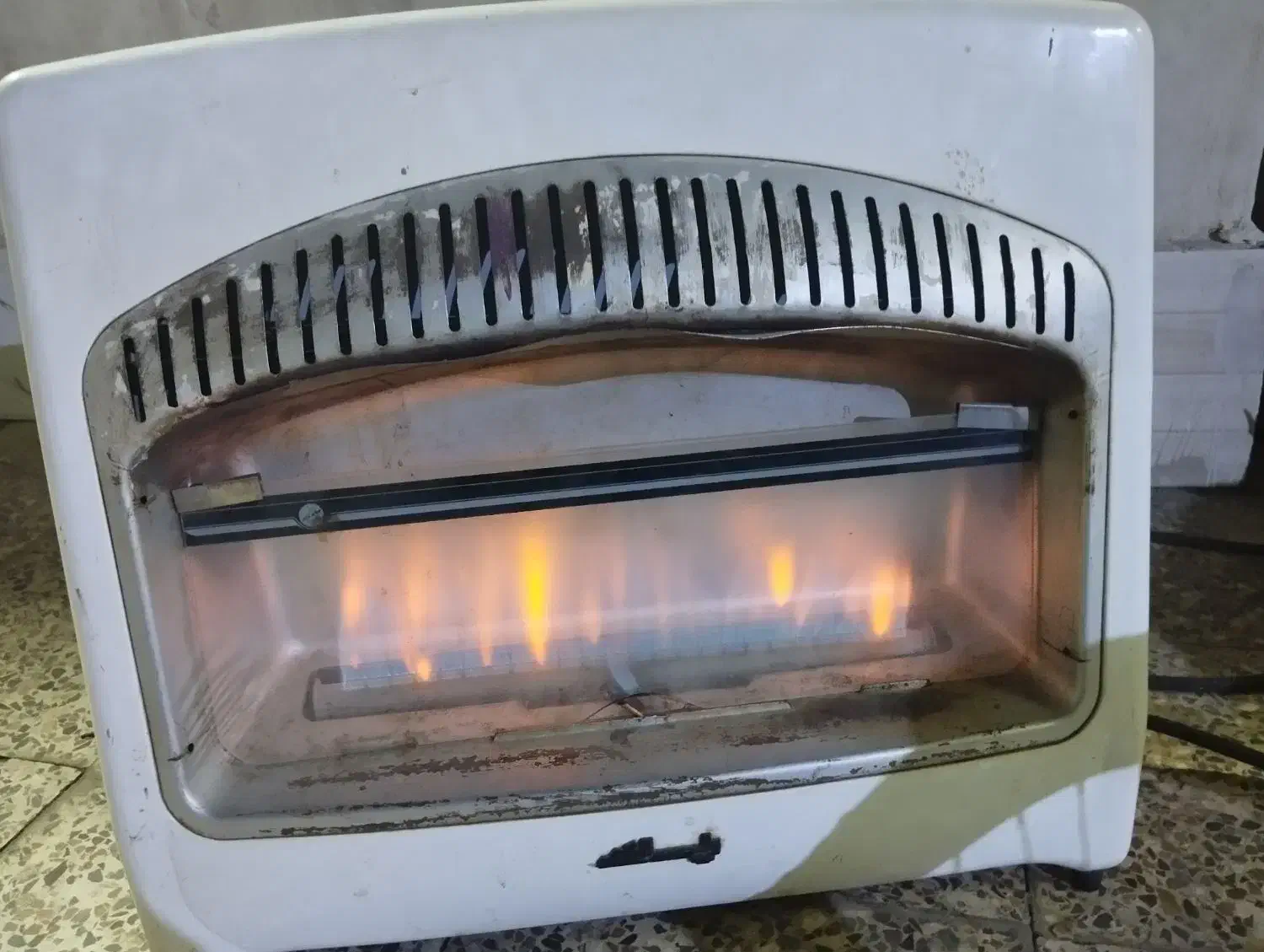 بخاری گازی بزرگ|بخاری، هیتر، شومینه|اهواز, کمپلو شمالی|دیوار