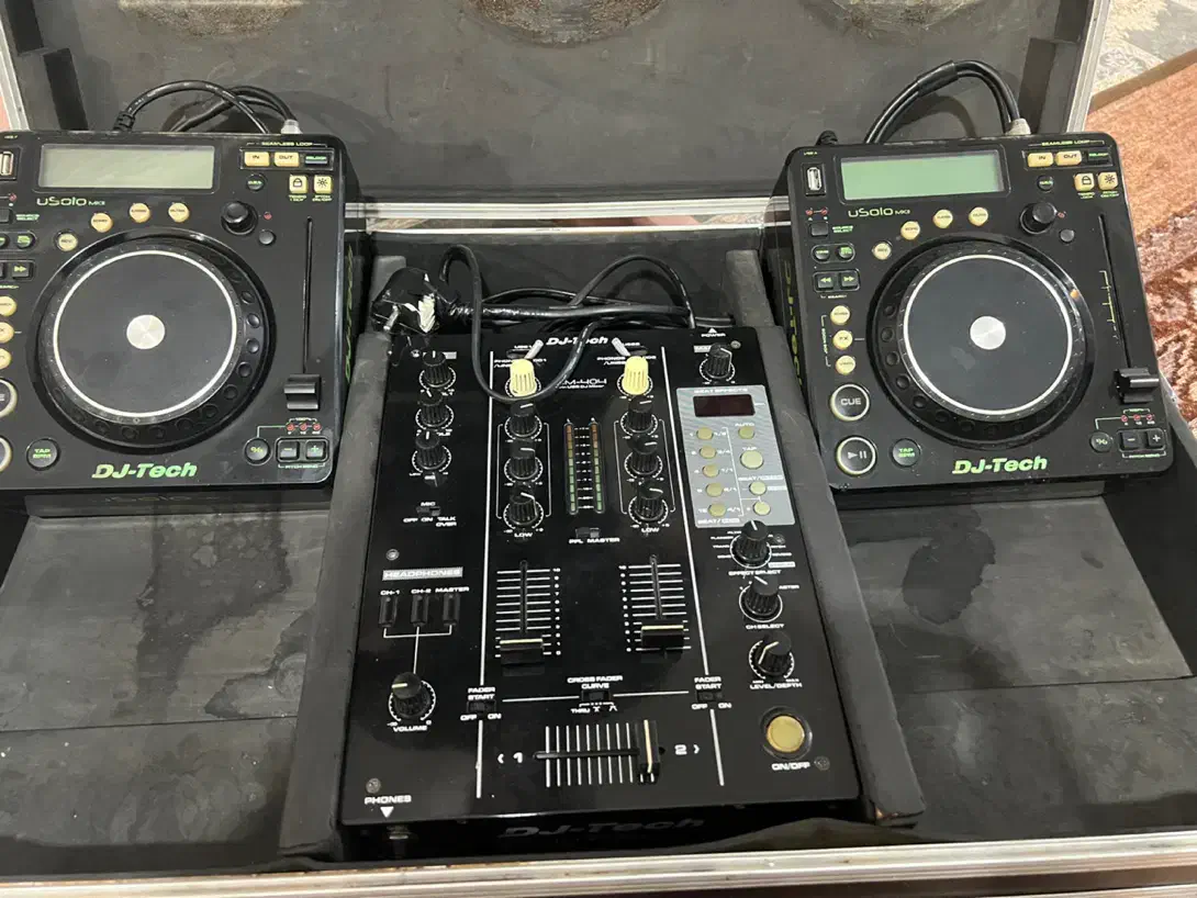 دستگاه دیجی|آلات موسیقی|سلماس, |دیوار