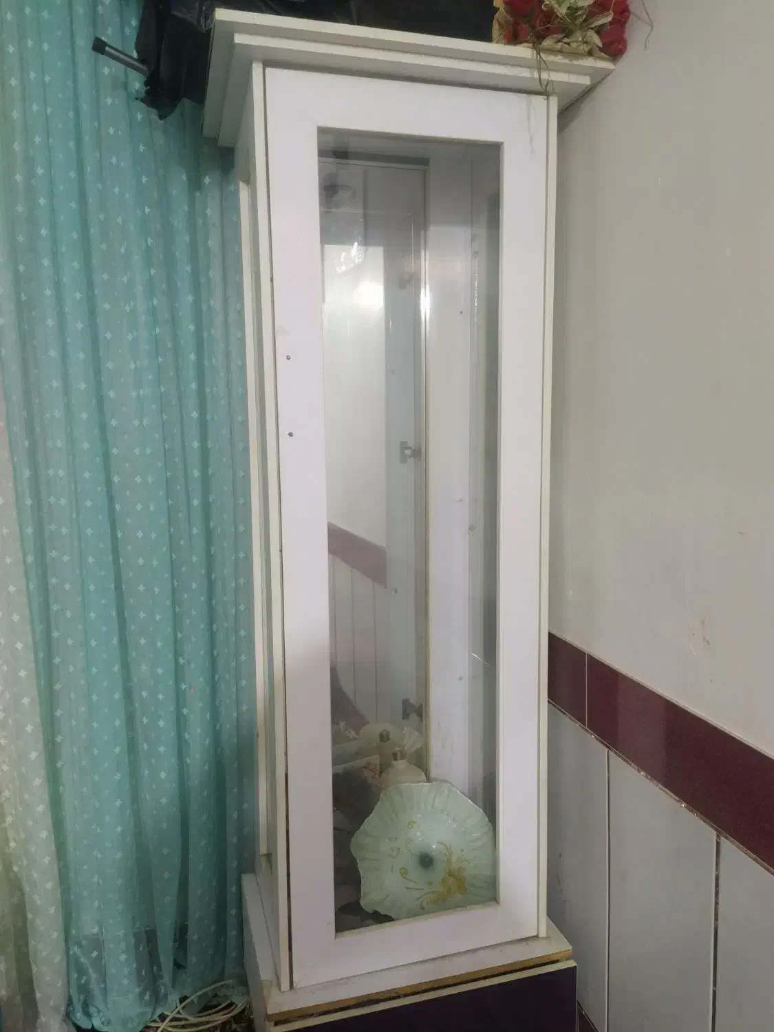 یک بوفه و فرش|فرش|دلند, |دیوار