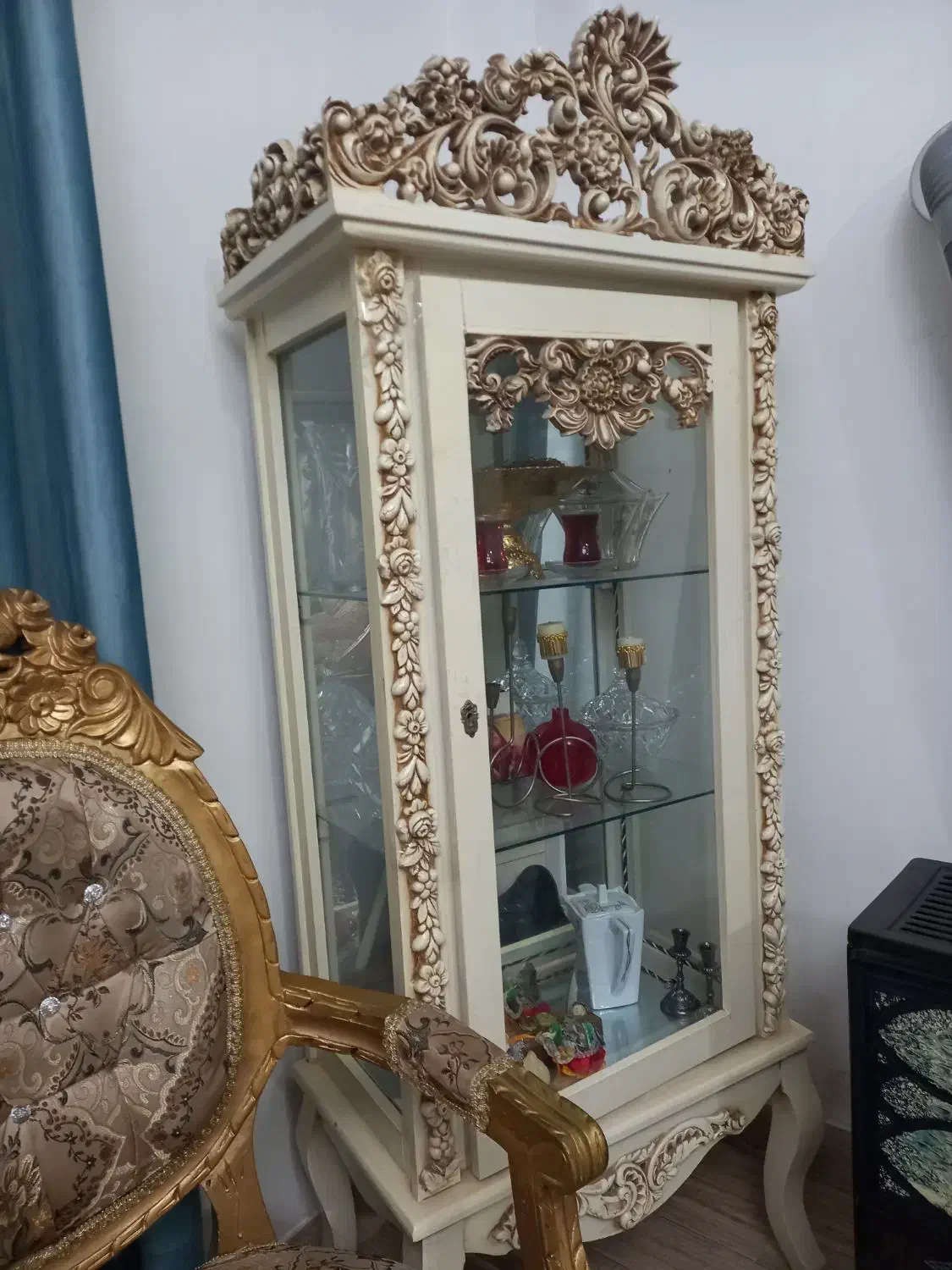 ویترین شیک|بوفه، ویترین، کنسول|صومعه‌سرا, |دیوار