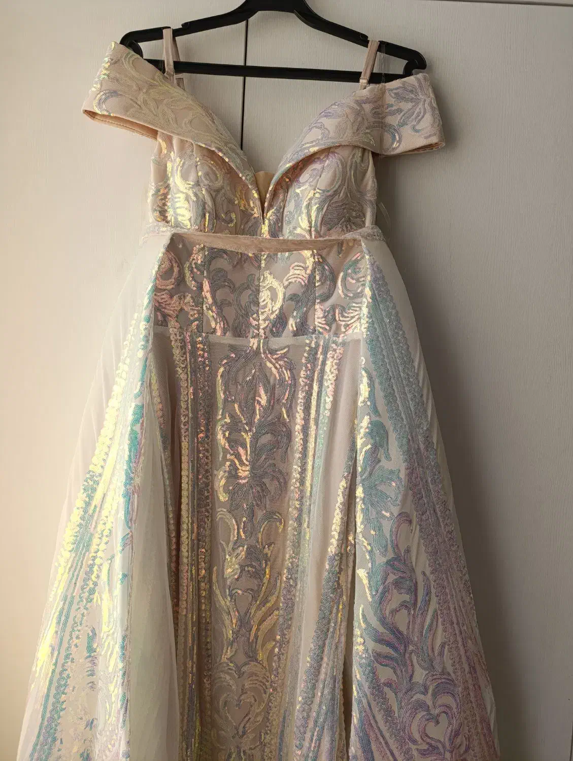 لباس مجلسی|لباس|صفادشت, |دیوار