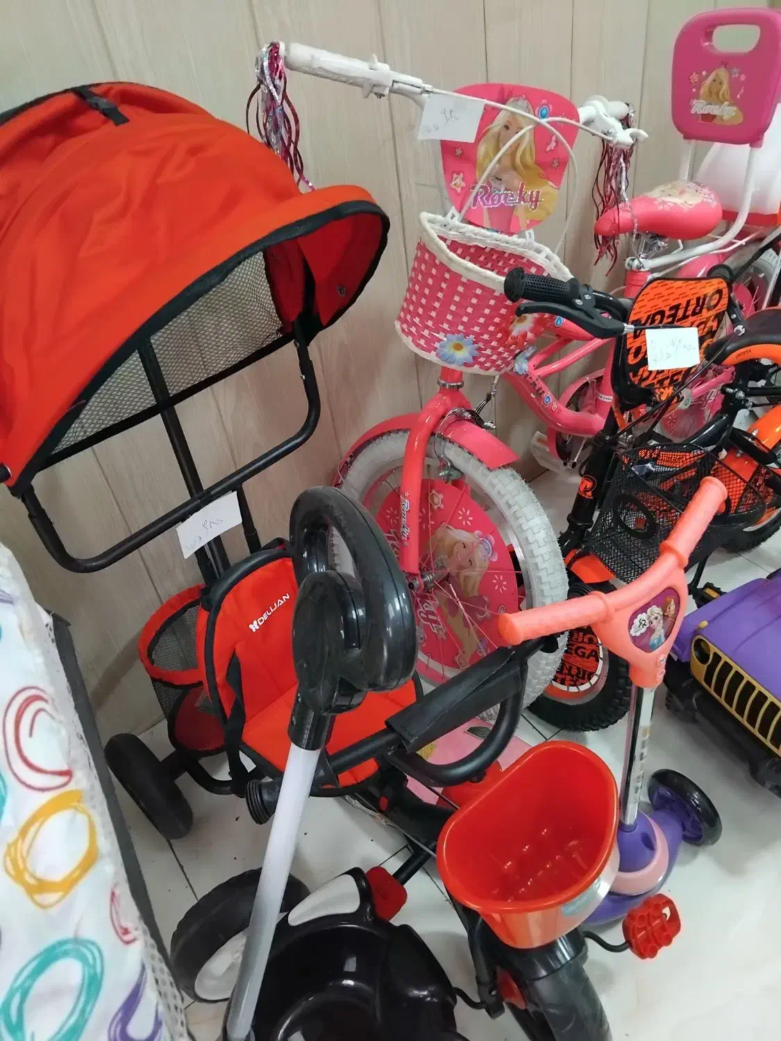 سه چرخه|دوچرخه، اسکیت، اسکوتر|قدس, شهر‌قدس|دیوار