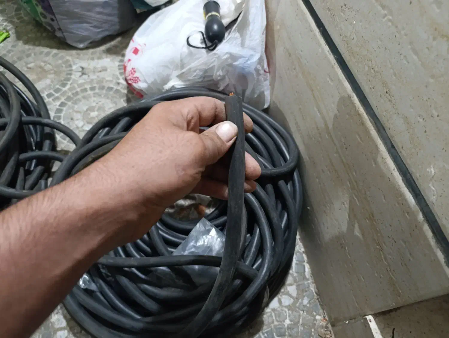 کابل رشته ای سیاه(جوشکاری)|ابزارآلات|تاکستان, |دیوار