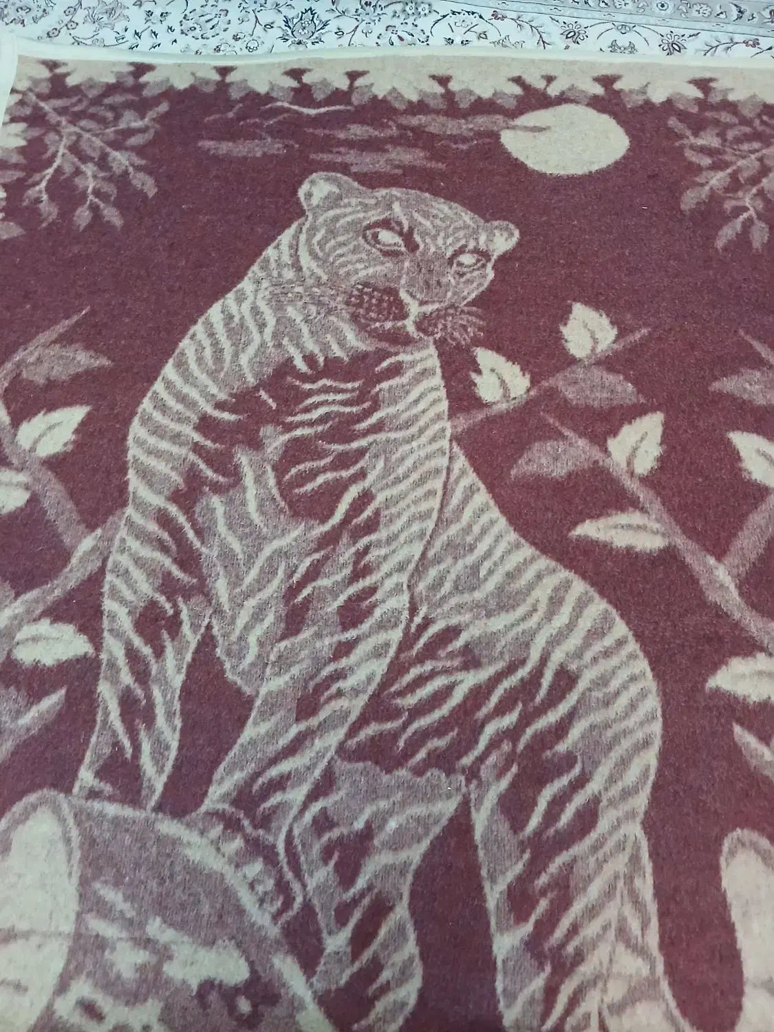 پتو پلنگی|رختخواب، بالش، پتو|نیشابور, مدرس|دیوار