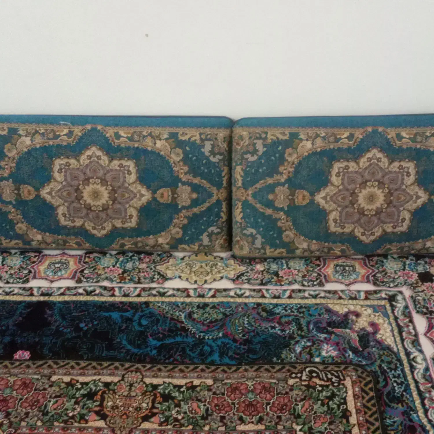 پشتی|پشتی|مشهد, موعود|دیوار