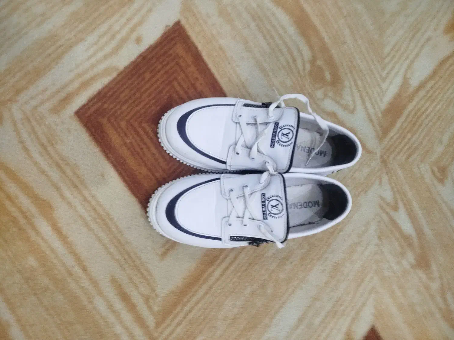 میبد|کیف، کفش، کمربند|میبد, |دیوار