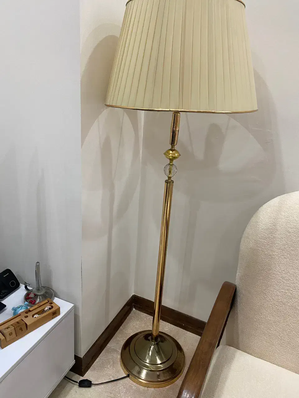 آباژور کنار سالنی|چراغ خواب و آباژور|تهران, امیریه|دیوار