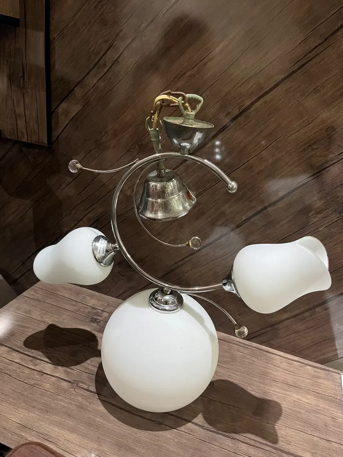 لوستر آشپزخانه تمیز و در حد نو قیمت مناسب|لوستر و چراغ آویز|رشت, ساغری سازان|دیوار