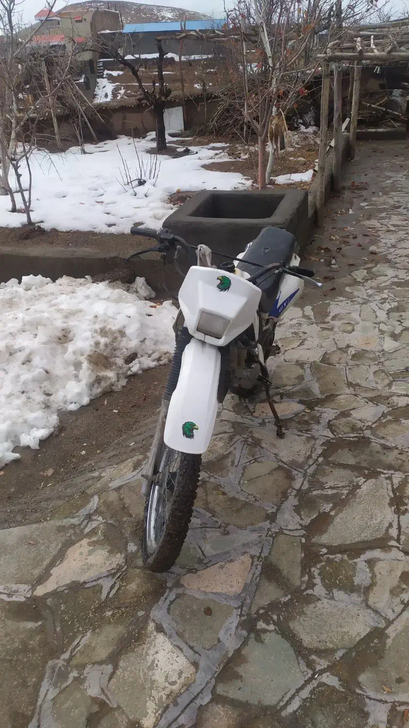 تریل ۲۰۰|موتورسیکلت|کوهسرخ, |دیوار