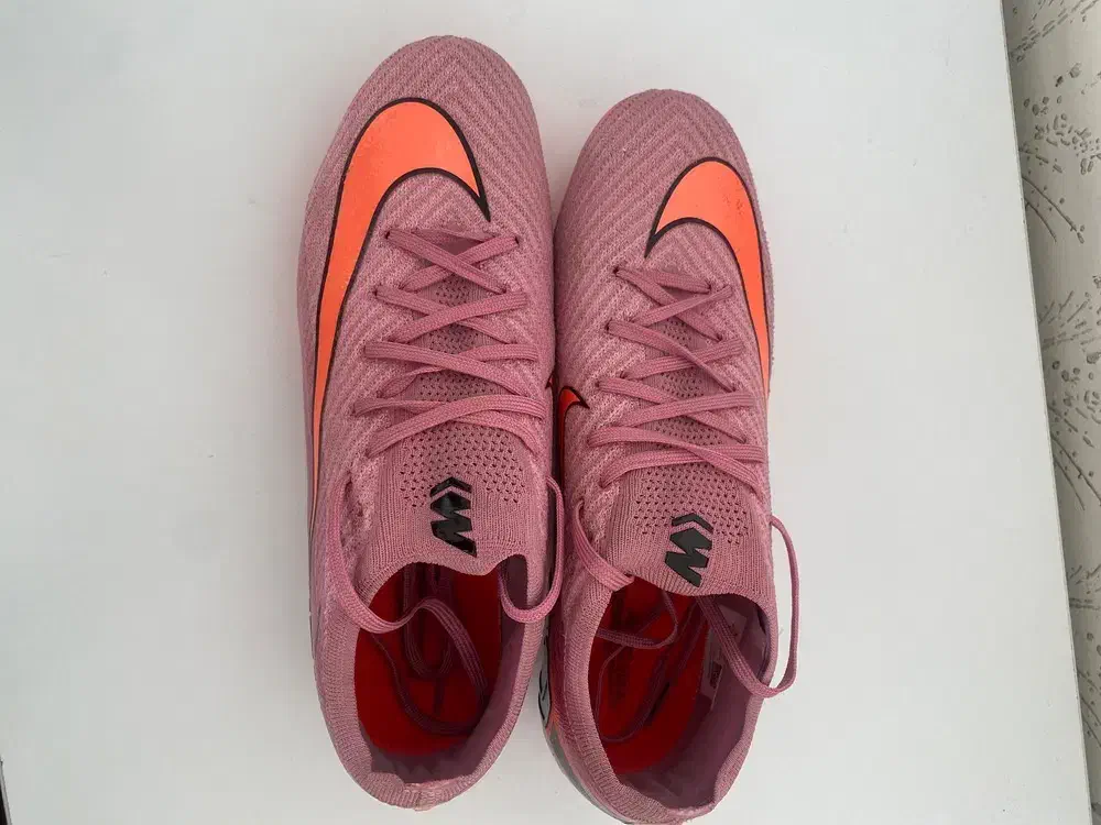 استوک فوتبال|کیف، کفش، کمربند|دورود, |دیوار