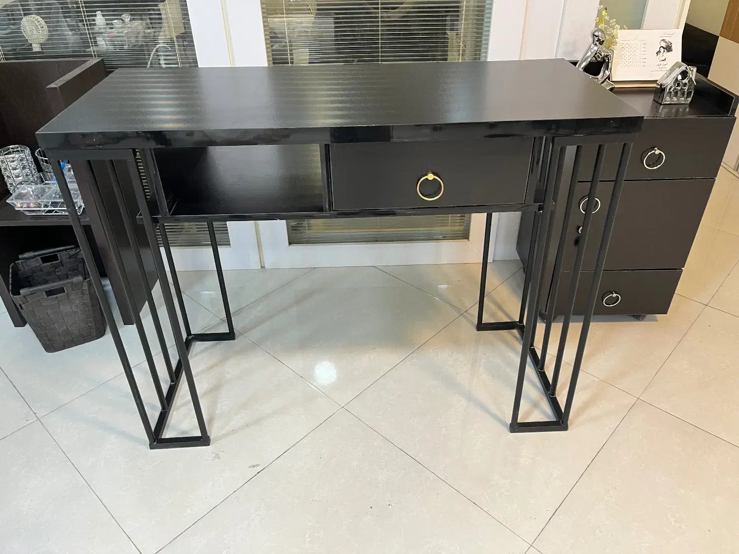 میز ناخن|آرایشگاه و سالن‌های زیبایی|تهران, دریا|دیوار