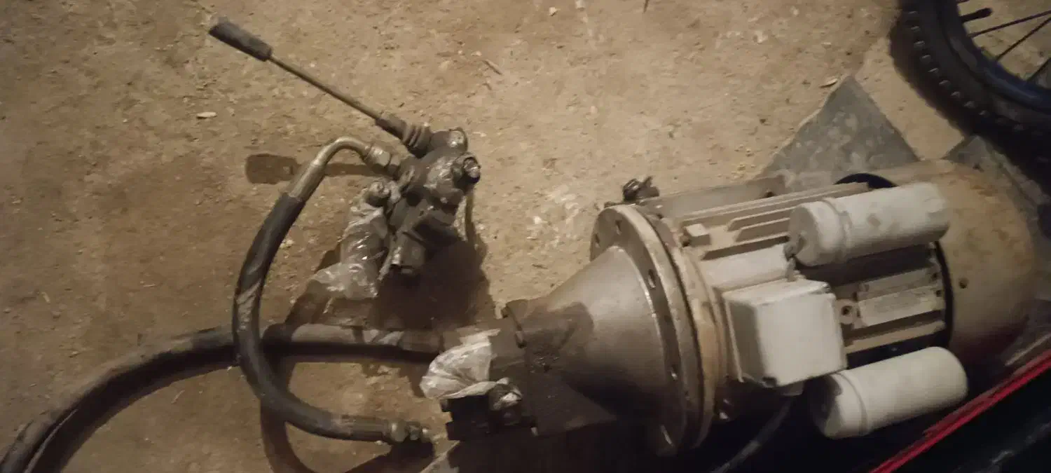 دینام 3اسب تک فاز+پمپ هیدرولیک+لیور|ماشین‌آلات صنعتی|زرند, |دیوار