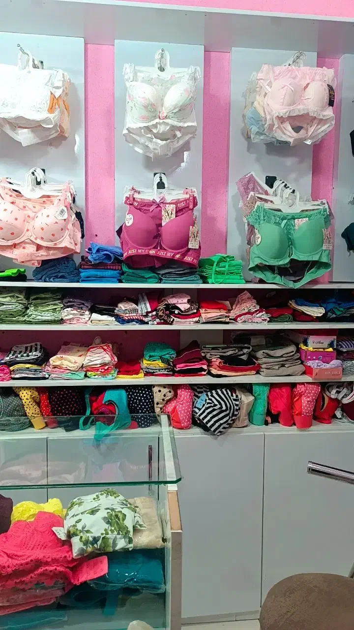 واگذاری مغازه با جنس و دکور واقع در دالان|فروشگاه و مغازه|تربت‌حیدریه, باغ ملی|دیوار