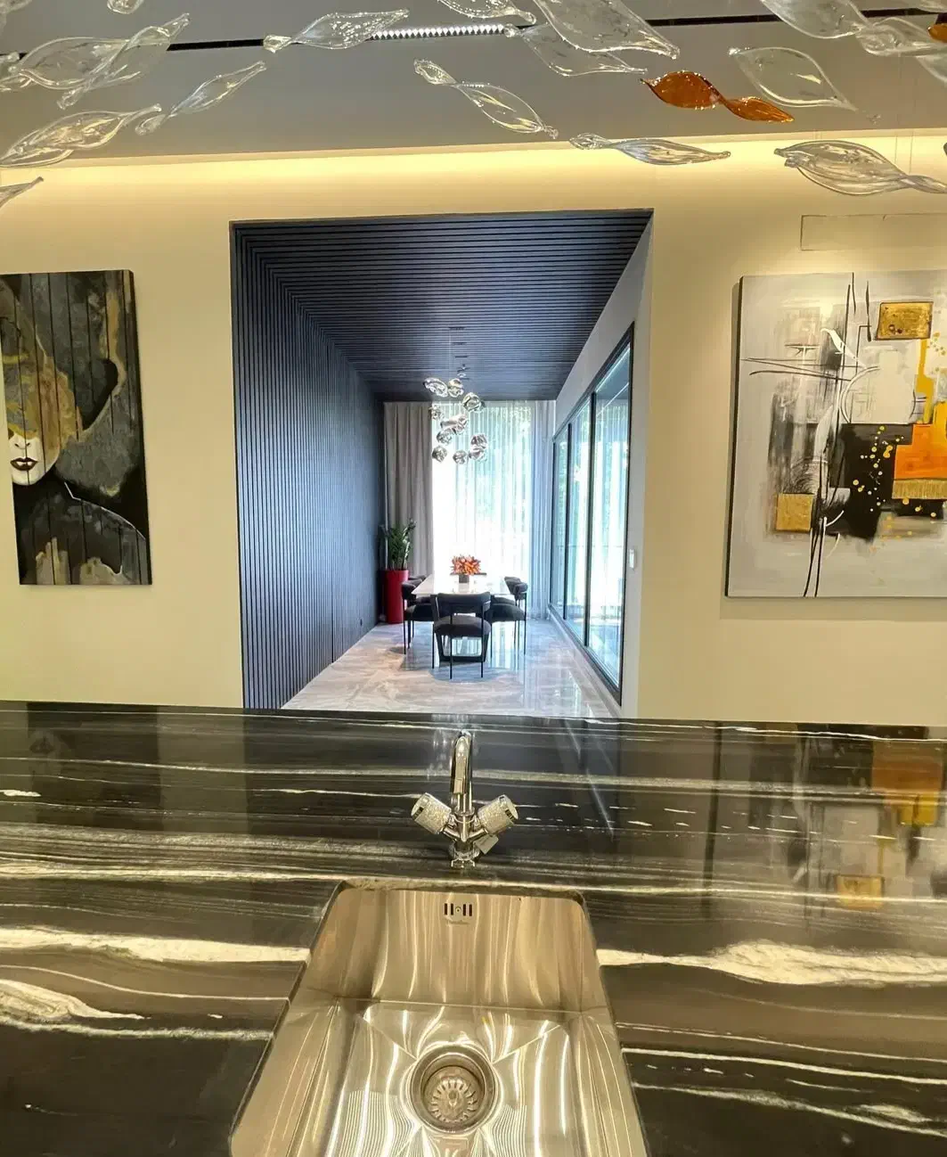 ۳۰۰متر * ۴ خواب * فول فرنیش * تک واحدی *اعیان نشین