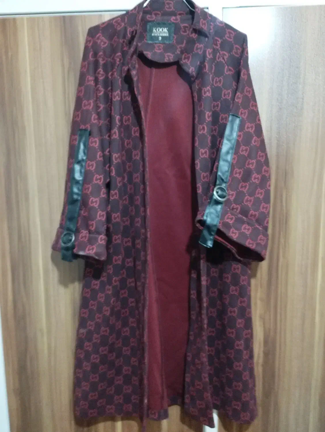 بارانی|لباس|نهاوند, |دیوار