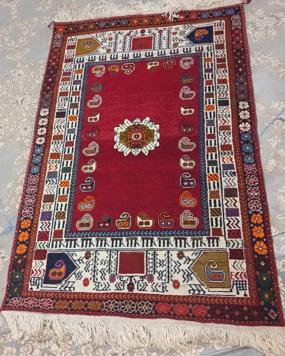 یک جفت قالی محلی زیبا و زینتی|فرش|آباده, |دیوار