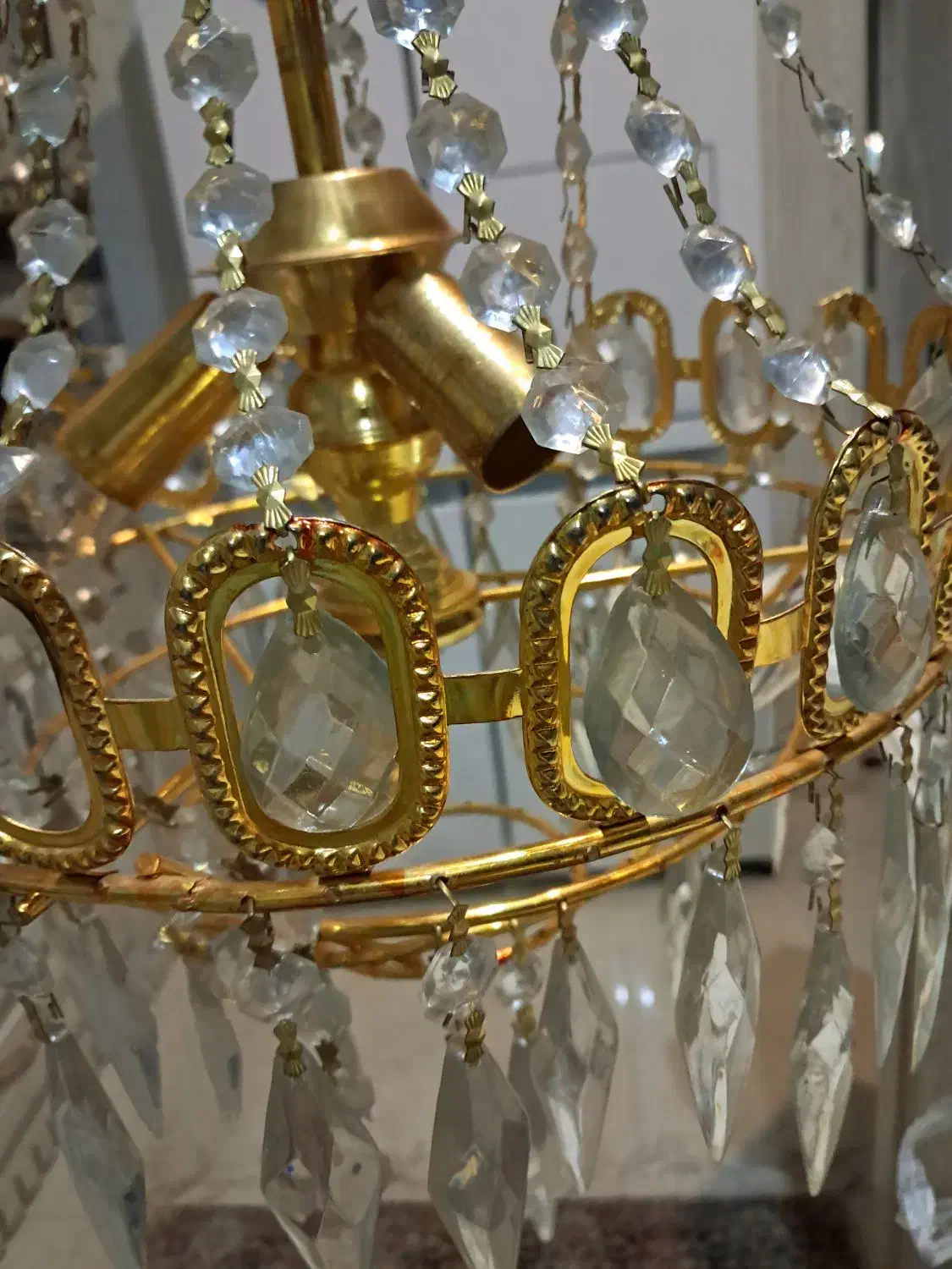 لوستر طلایی رنگ ثابت|لوستر و چراغ آویز|مشهد, جاهد شهر|دیوار