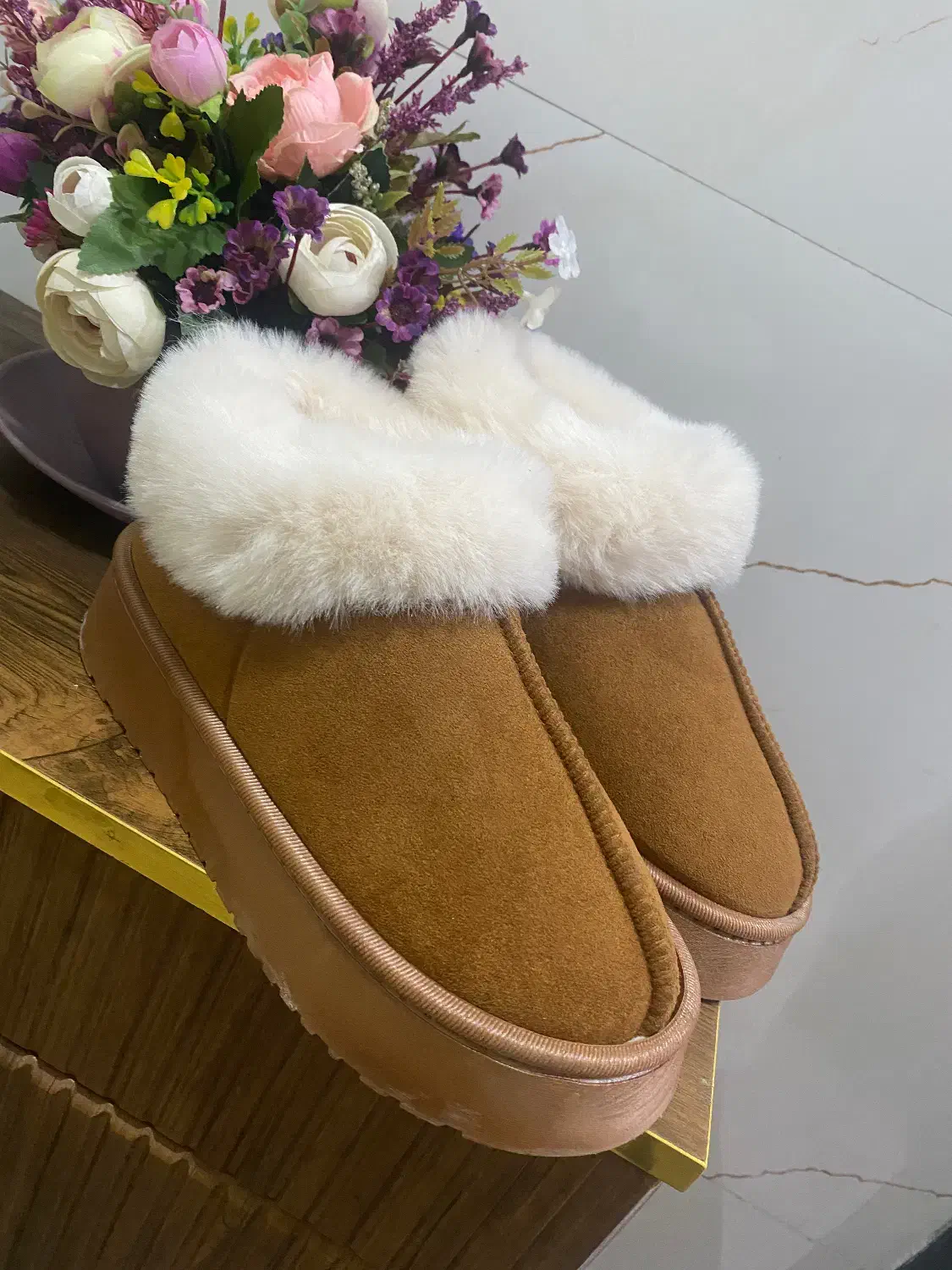 کفش آگ‌|کیف، کفش، کمربند|همدان, |دیوار