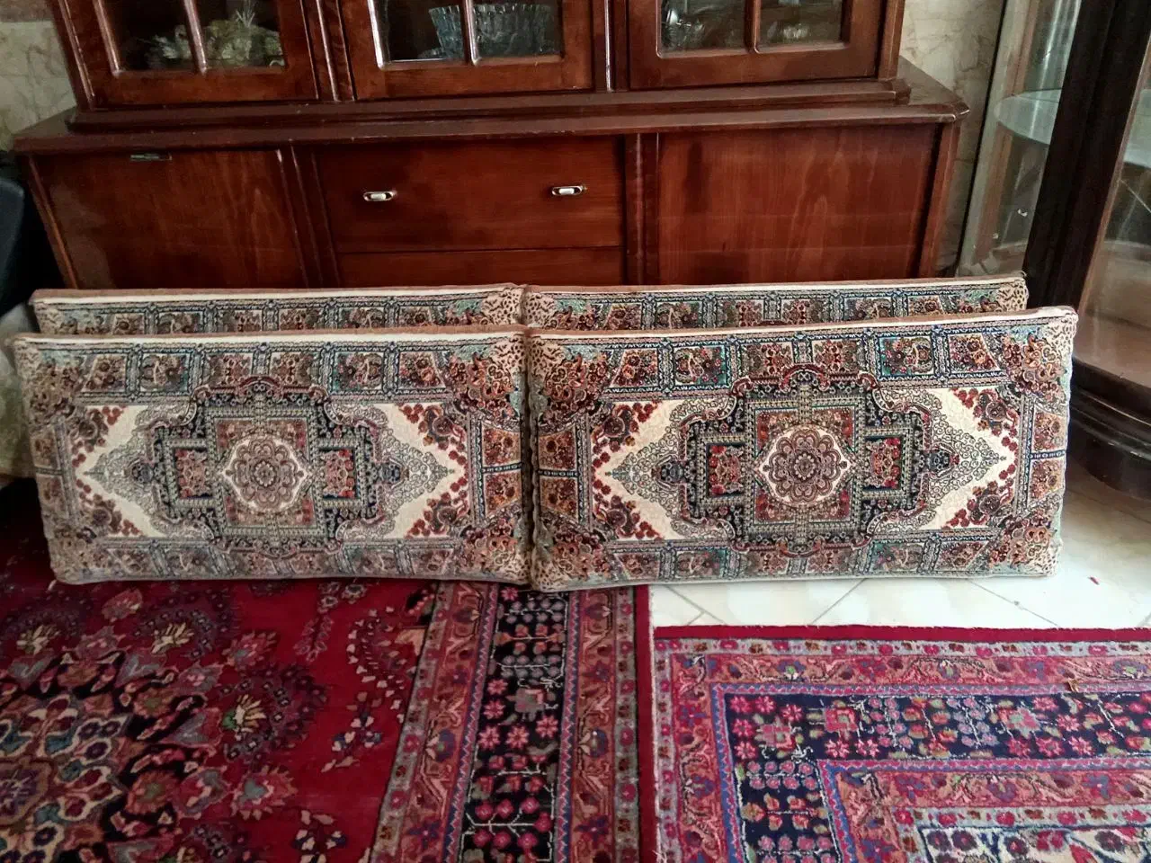 پشتی|پشتی|مشهد, هفت تیر (آب و برق)|دیوار