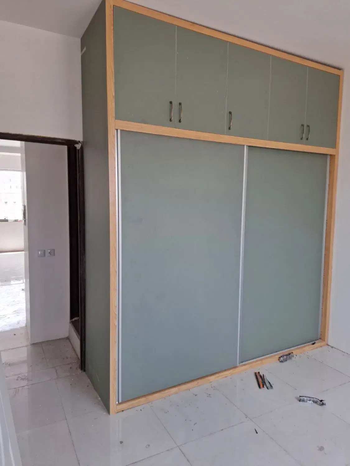 نصب کمد دیواری،نصب کابینت ،تعمیرات کمدو کابینت|خدمات پیشه و مهارت|اردبیل, |دیوار