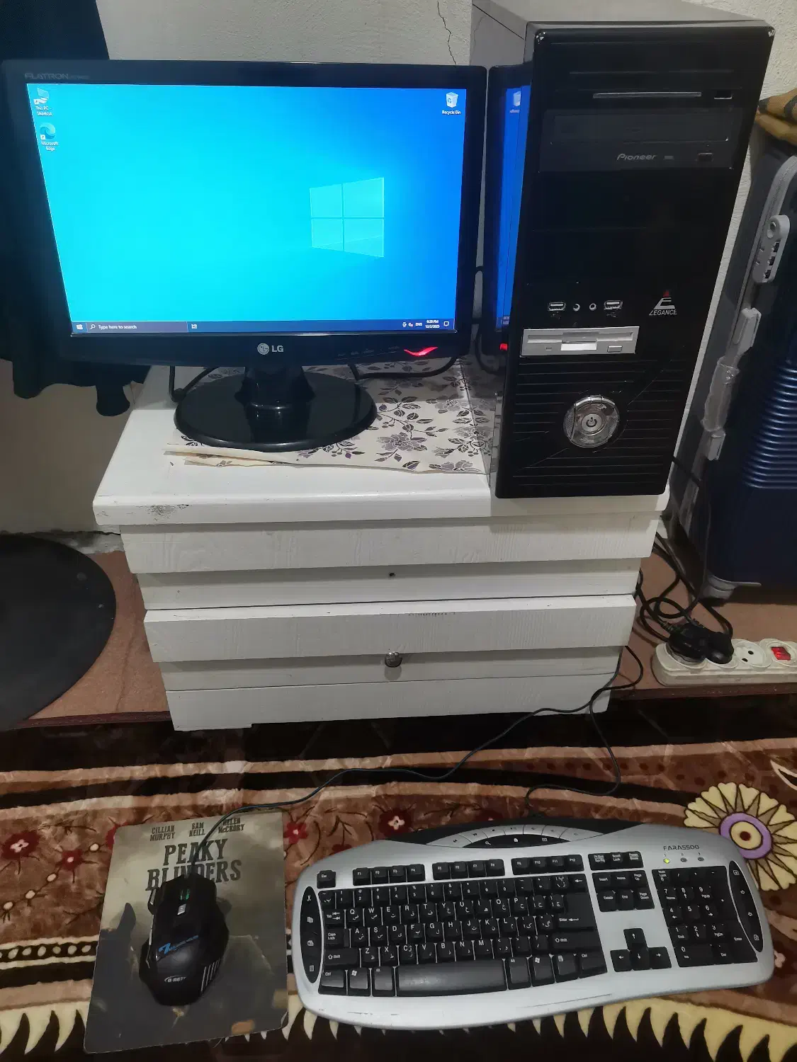 کامپیوتر رو میزی|رایانه رومیزی|فنوج, |دیوار