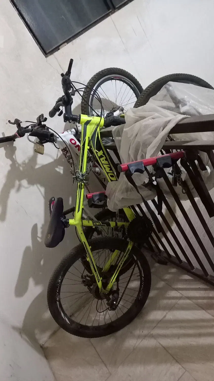 دوچرخه درحدنو۲عدد بزرگ وکوچک وباربند حمل|دوچرخه، اسکیت، اسکوتر|شاهینشهر, ۹ دی|دیوار