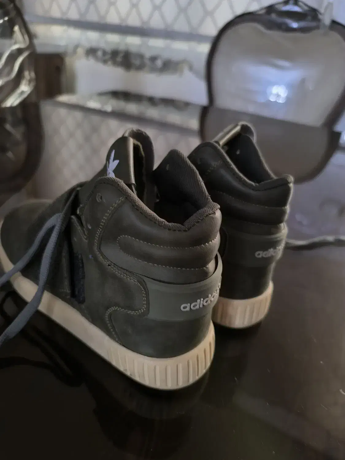 نیم بوت آدیداس نونوجنس عالی و نرم سایز ۳۷ یا ۳۶|کیف، کفش، کمربند|تهران, کرمان|دیوار