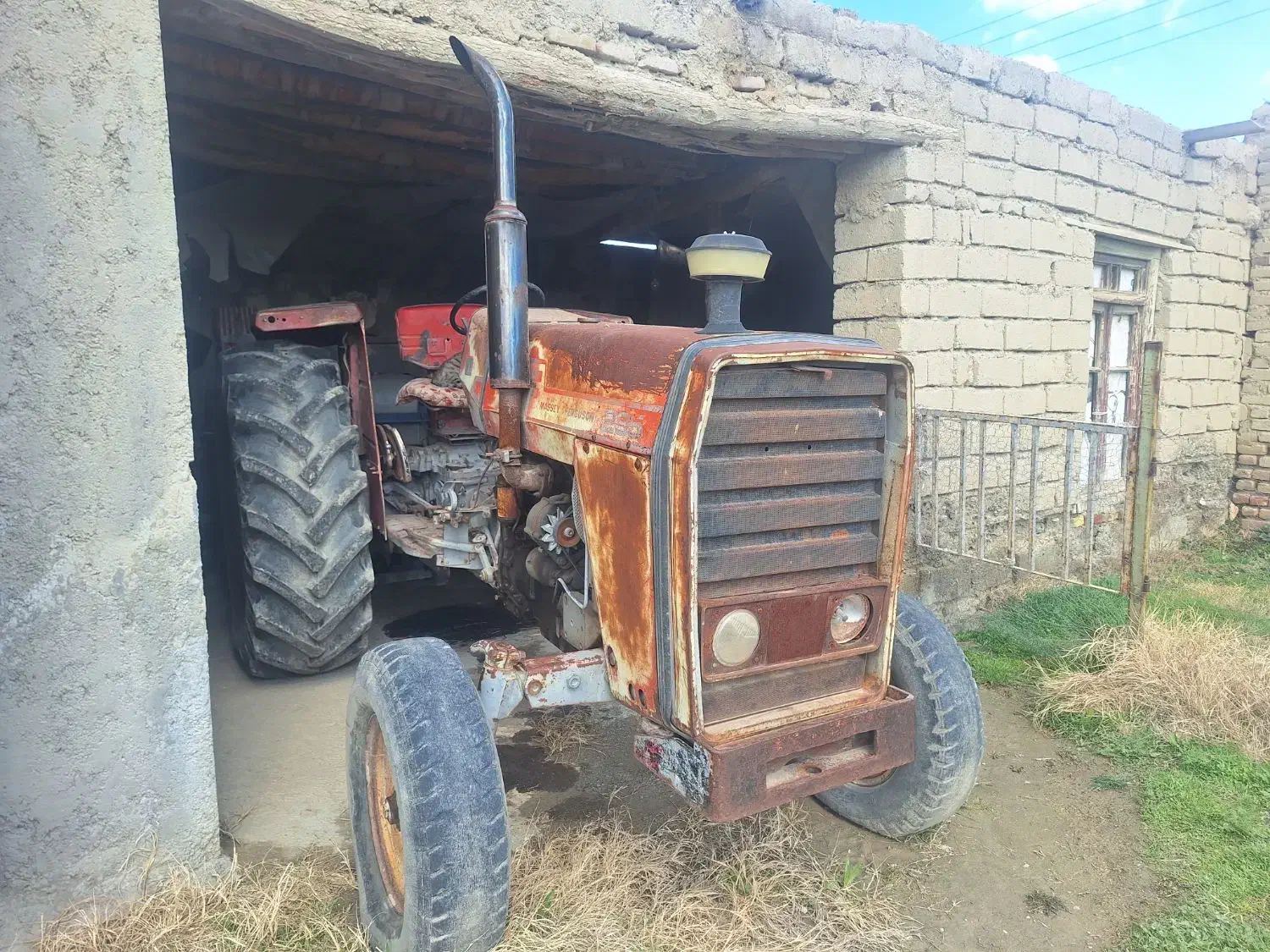 تراکتور فرگوسن ۲۸۵|خودرو سنگین|نوشین شهر, |دیوار