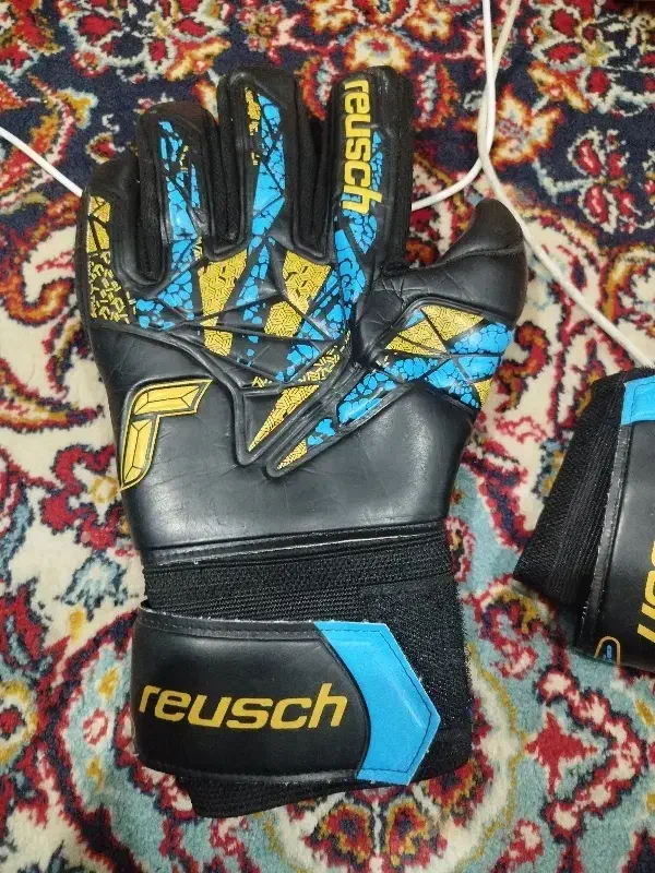 دستکش دروازبانی|ورزش‌های توپی|اهواز, کمپلو جنوبی|دیوار